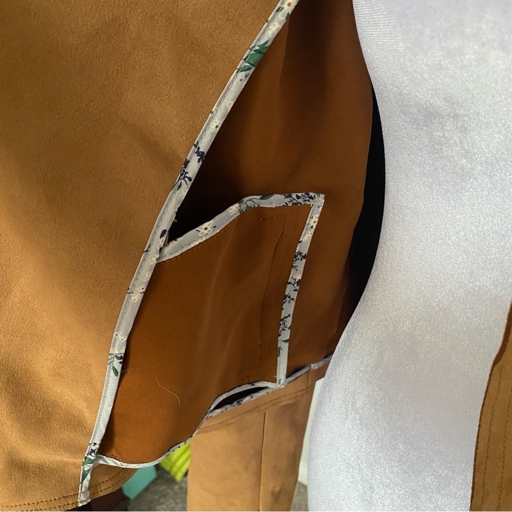Tahari Women's Brown Leather Jacket - Picture 4 of 8